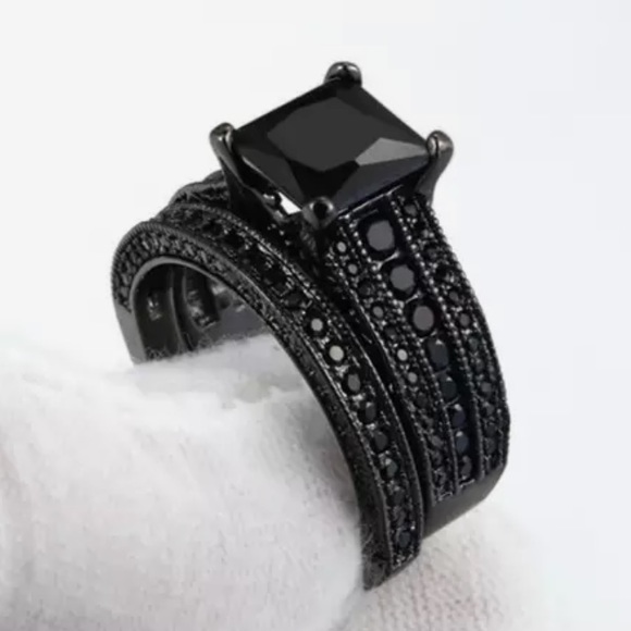 Black w/ Dark Blue Hue Titantium Fashion Ring - Picture 4 of 6